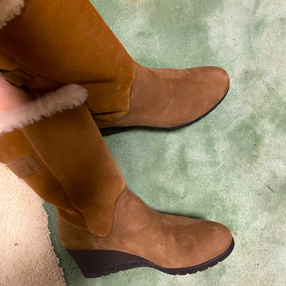 UGG Edelina Waterproof Leather Suede Wedge Boot 8